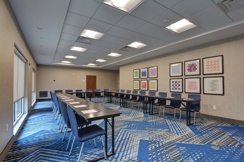 Holiday Inn Express & Suites Greenville Taylors by IHG - photo 39