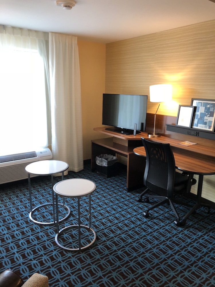 Fairfield Inn & Suites by Marriott Decorah - photo 6