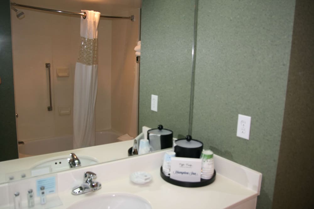 Hampton Inn Hillsville - photo 33
