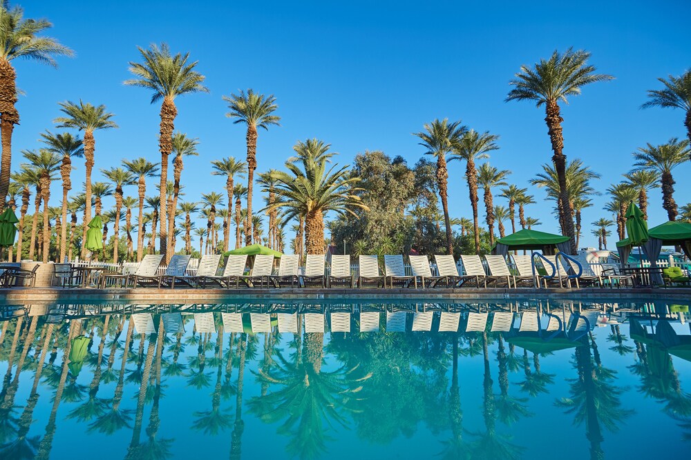 Palm Springs Rv Resort — Palm Desert