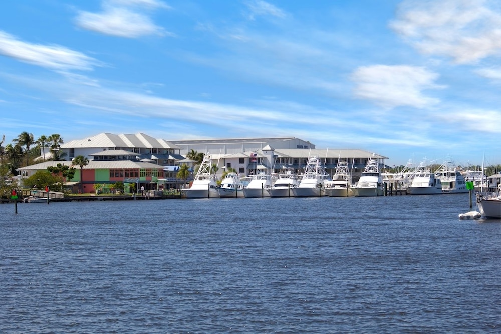 Pirate's Cove Resort & Marina - photo 18