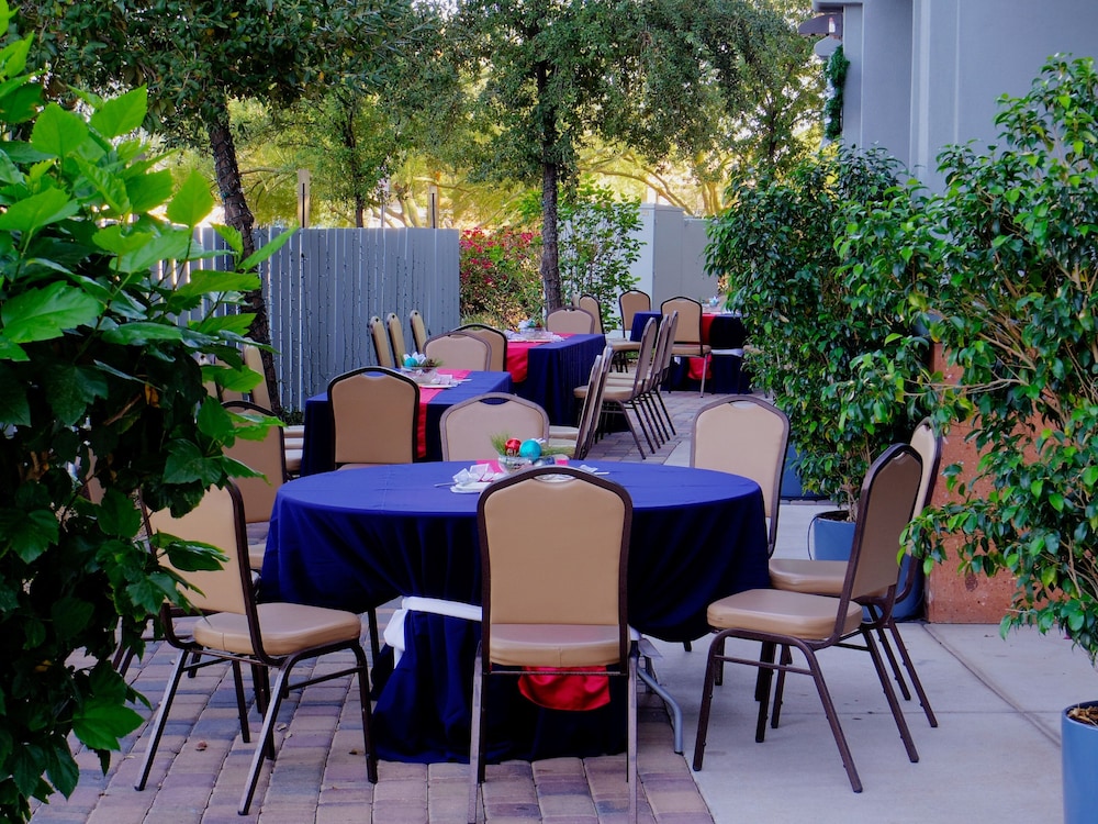 Holiday Inn Hotel & Suites Phoenix Airport By Ihg - photo 53