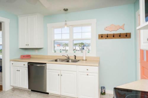 Salty But Sweet by Oak Island Accommodations - photo 30
