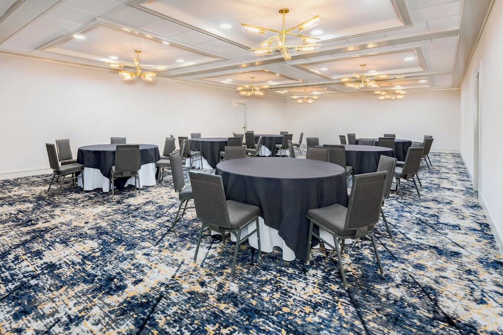 Crowne Plaza Hotel Jacksonville Airport I 95N by IHG - photo 46
