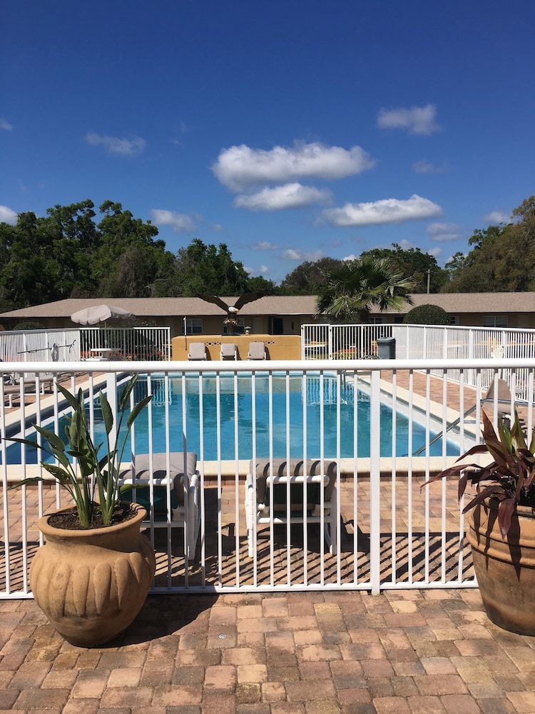 Blue Spring Inn Orange City - photo 16