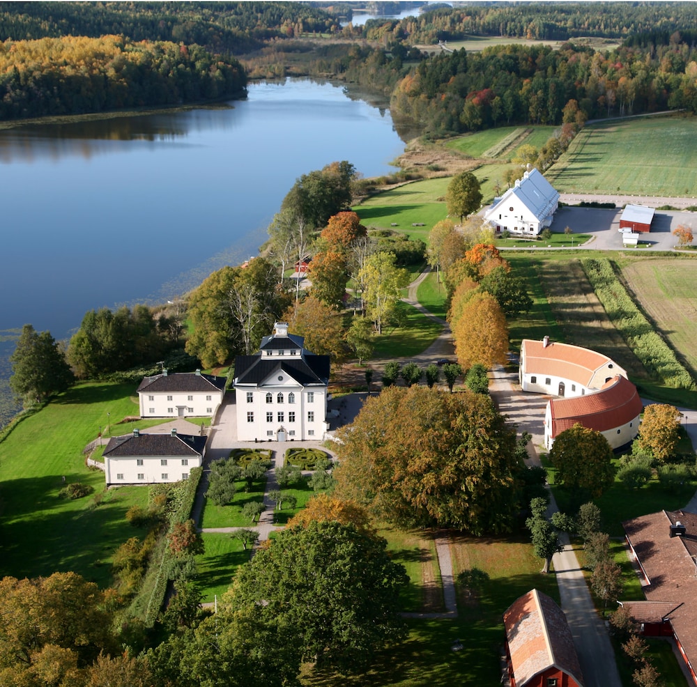 Öster Malma - carbon neutral hotel in Marieberg