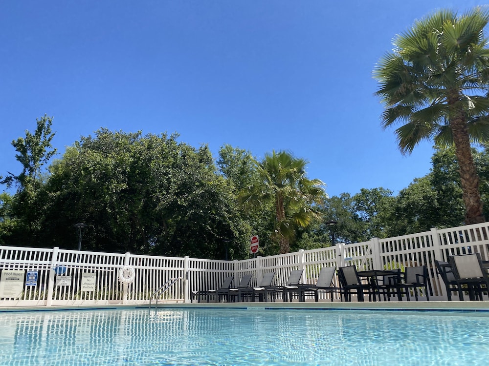 Holiday Inn Express Suites Plant City by IHG - photo 22