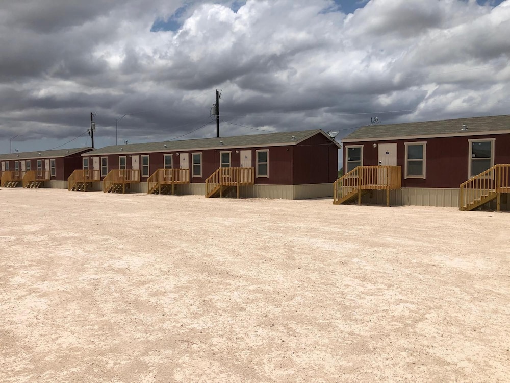 Monahans Country Inn - photo 23