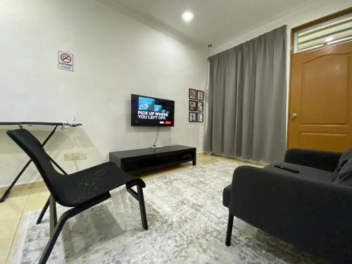 Deena's Cottage Homestay Kulim Hitech Hospital Kulim Three bedrooms Single Storey Terrace House — 4-Star Luxury Hotel in Kulim, Malaysia