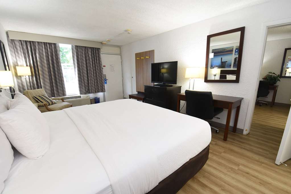 Days Inn by Wyndham Stuart - photo 14
