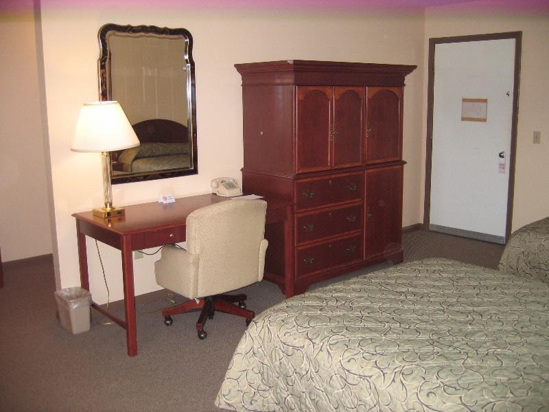 Red Carpet Inn On the Lake - photo 19