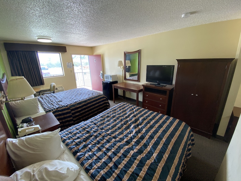 Rodeway Inn Baxley - photo 15