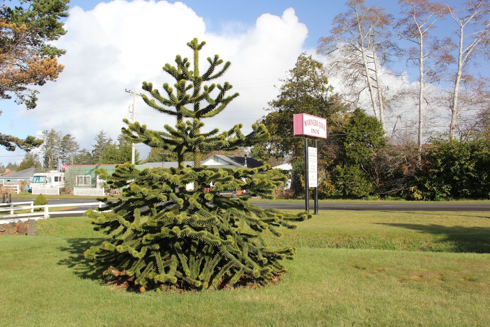 Mariner's Cove Inn - photo 2