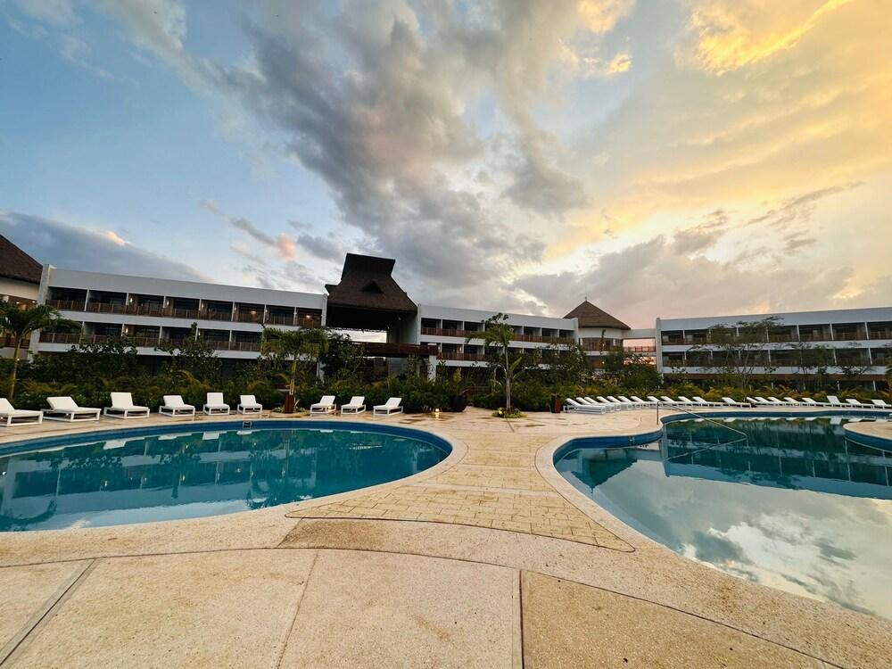 Hotel Mundo Maya Edzná — hotel in Timucuy