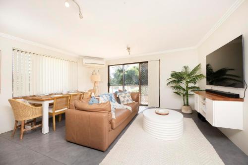 Pebbles — 4-Star Luxury Hotel in Forster, Australia