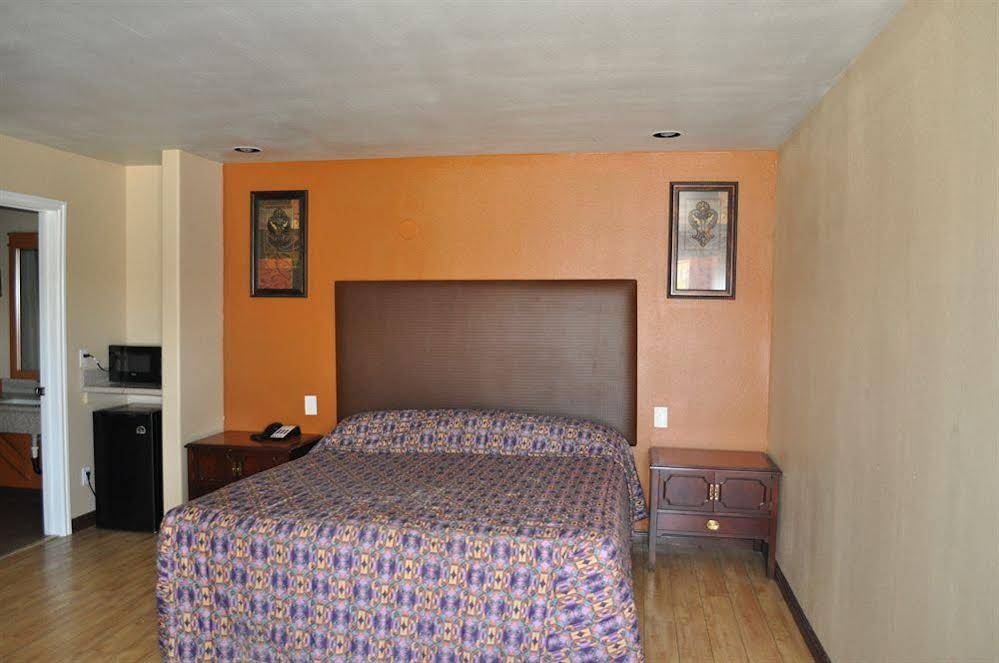 Rocky Inn - photo 4