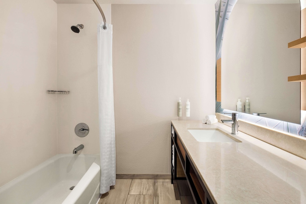 Hilton Garden Inn Monterey - photo 43
