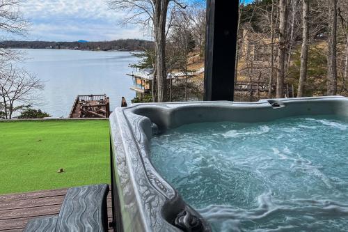 LakeDaze - carbon neutral hotel in Unknown City