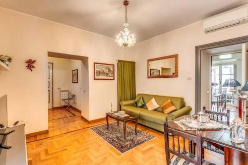 XX Sett Flat by Barberini Trevi Fountain — 4-Star Luxury Hotel in Rome, Italy
