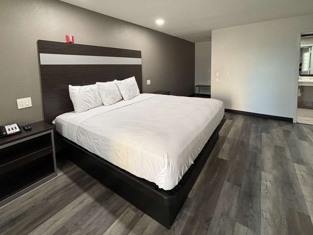 Americas Best Value Inn & Suites La Porte Houston - photo 8