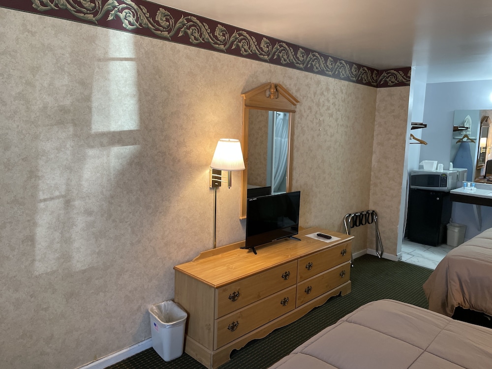 First Heritage Inn Rantoul - photo 5