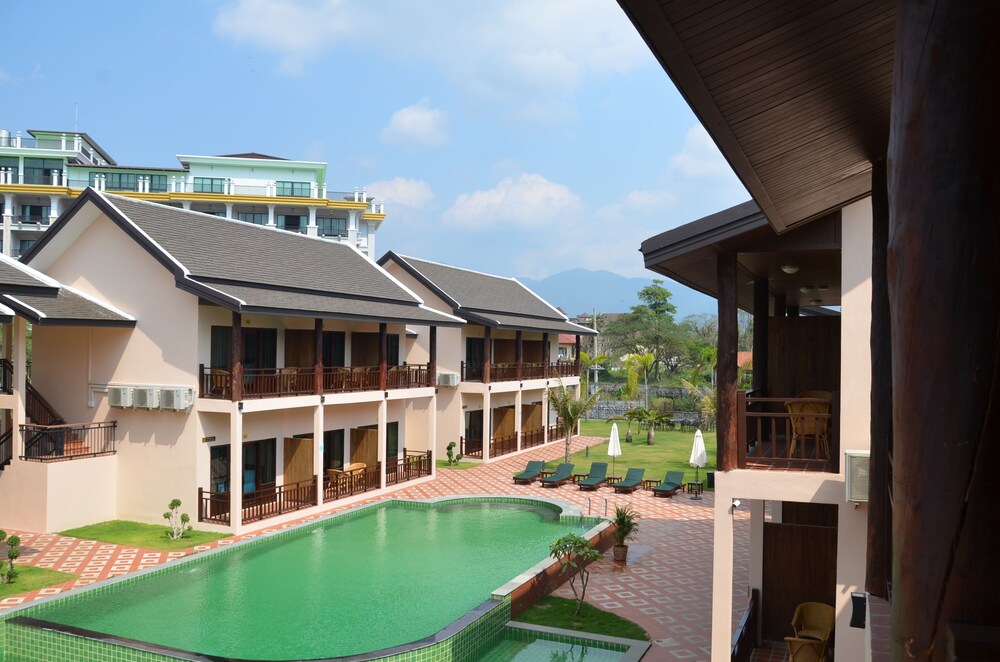Saksiri Riverside Boutique Hotel — 4-Star Luxury Hotel in Vangviang, Laos