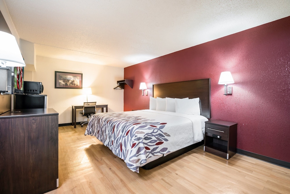 Red Roof Inn North Dallas Park Central - photo 2