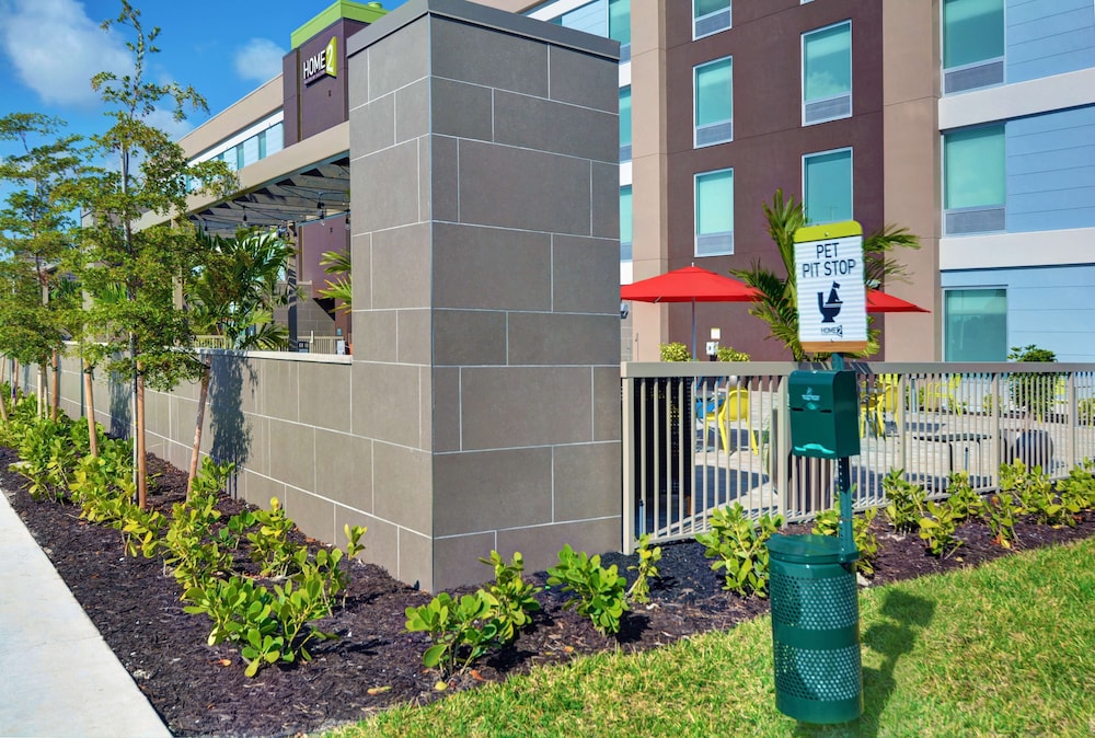 Home2 Suites by Hilton Fort Myers Colonial Blvd - photo 41