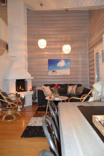 Chalet Suomukka — 4-Star Luxury Hotel in Kemijaervi, Finland