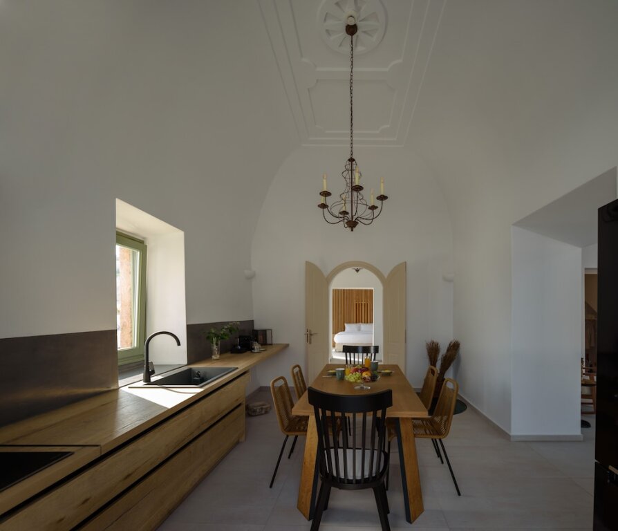 Villa Di Capo Old Winery Villa Maria — 4-Star Luxury Hotel in Fira, Greece