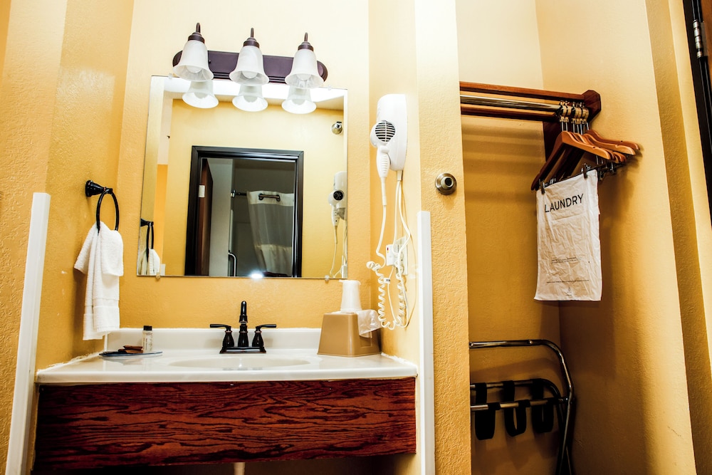 Gettysburg Inn & Suites - photo 17