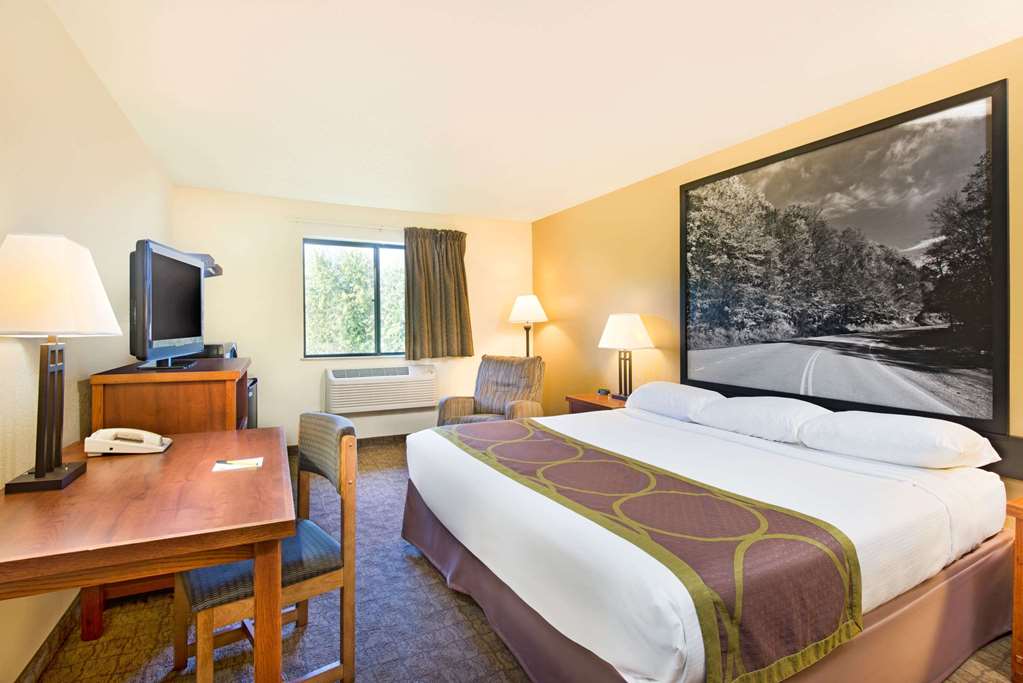 Super 8 by Wyndham Ripley - photo 9