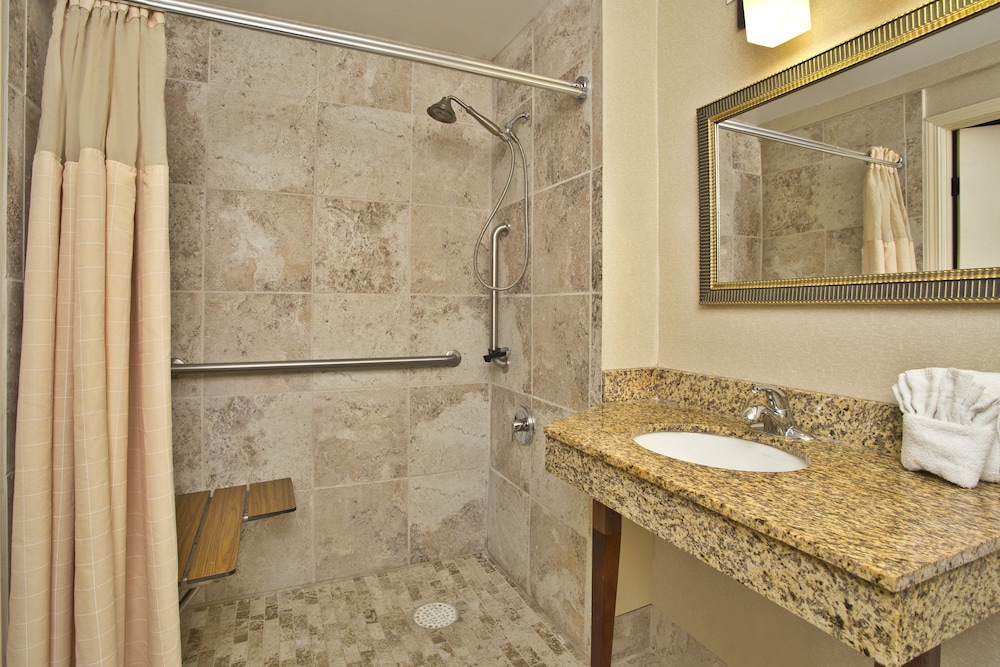 Spark by Hilton Akron Fairlawn - photo 3