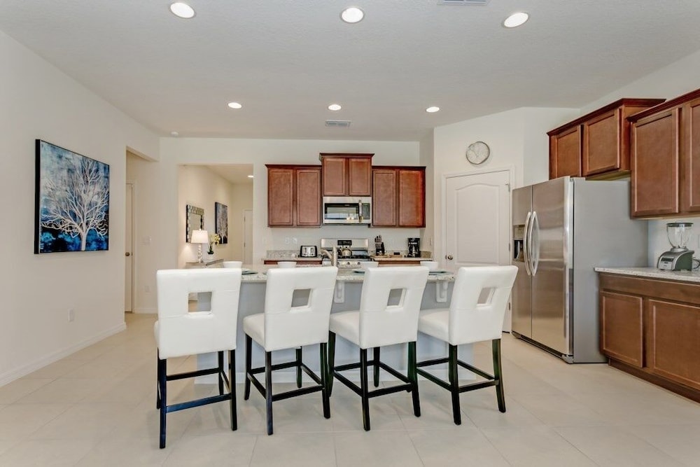 Amazing 7 Bedroom Solterra New Resort Home 7 Villa by Redawning - photo 18