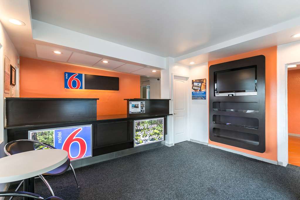 Motel 6 University Missoula - photo 36