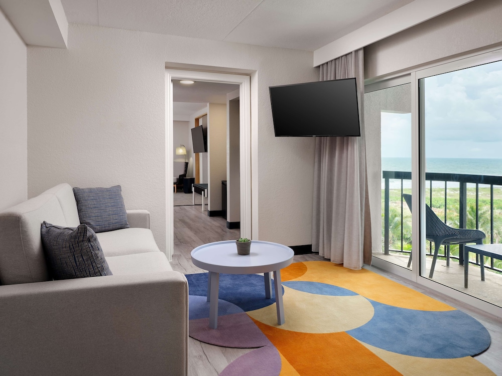 Hilton Garden Inn Cocoa Beach Oceanfront - photo 16
