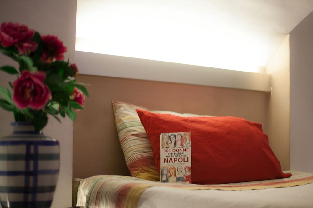 La Casetta - carbon neutral hotel in Naples