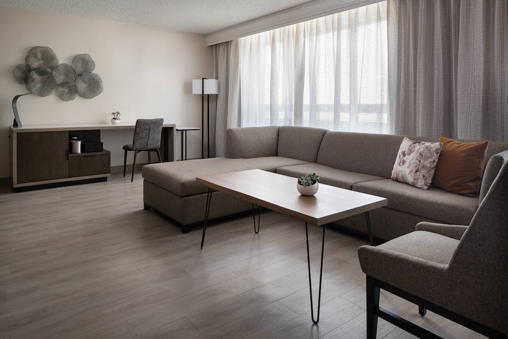 Torrance Marriott Redondo Beach - photo 17