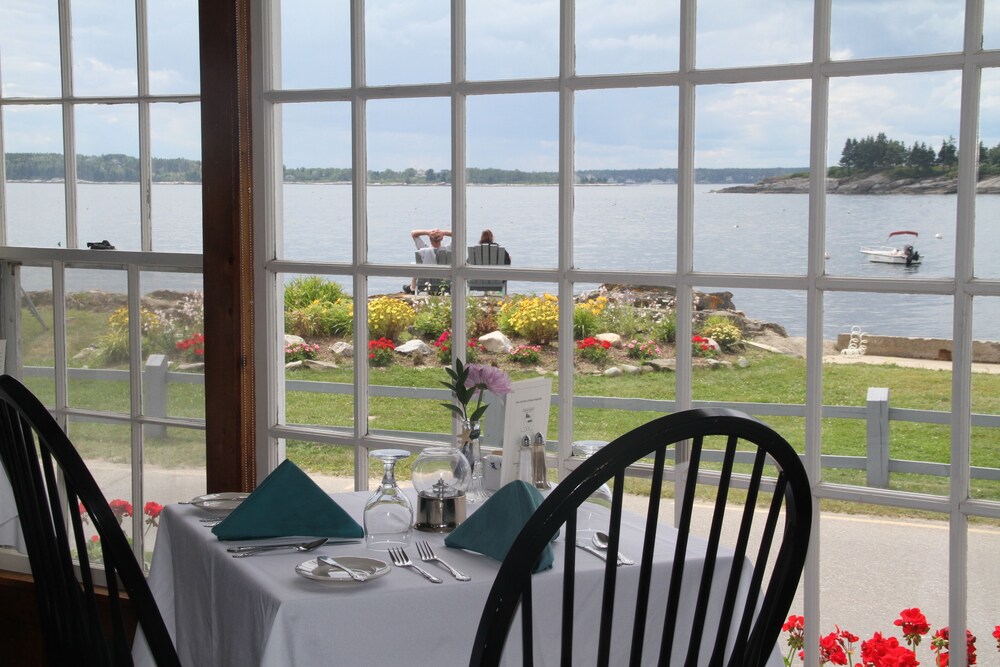 Bluebird Ocean Point Inn - photo 64