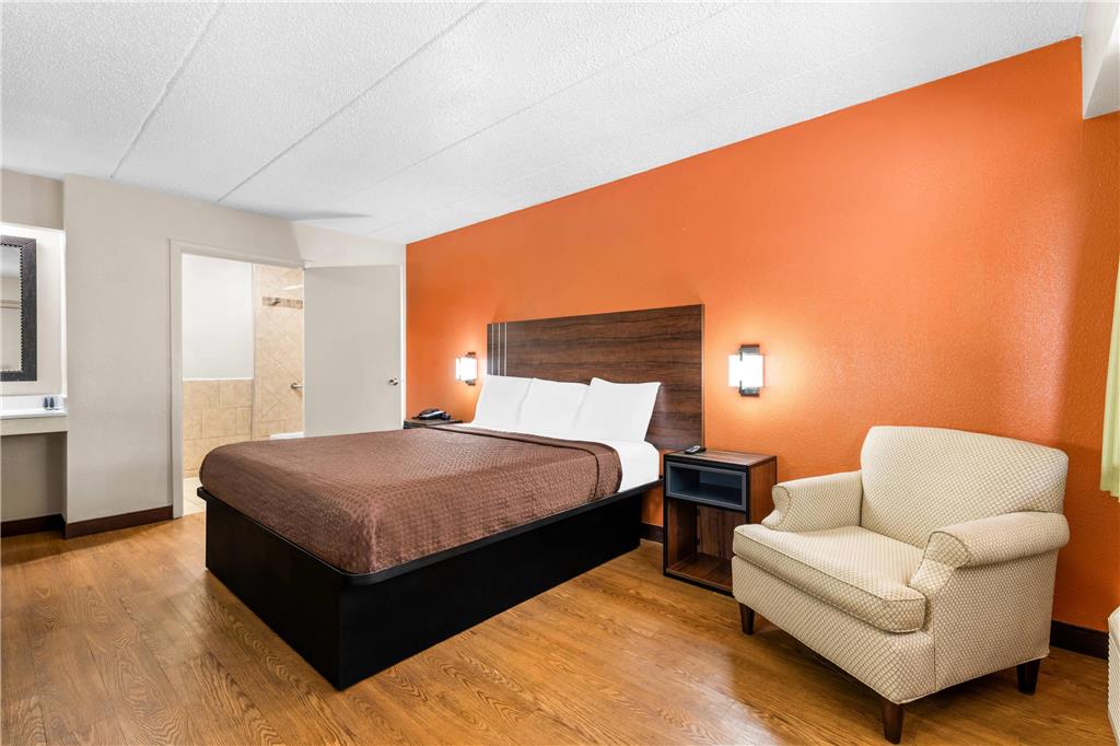 Econo Lodge Charlotte Airport - photo 23