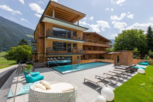 Appartement Zillertal Klee mit Restaurant KleemenTine — 4-Star Luxury Hotel in Ried Im Zillertal, Austria