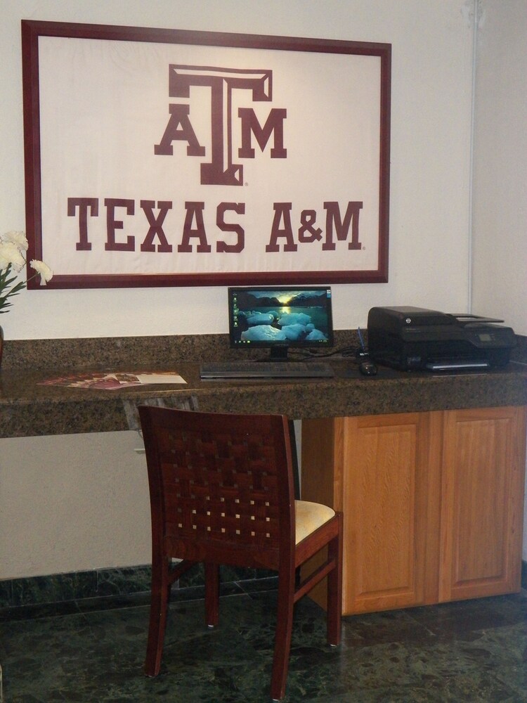 University Inn College Station - photo 21