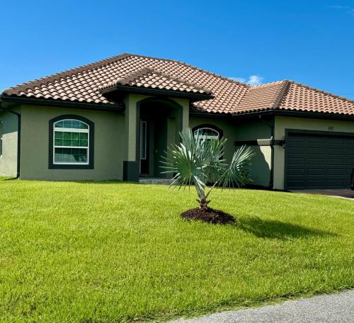 Venice Beach Getaway with Heated Saltwater Screened Pool in Venice, United States