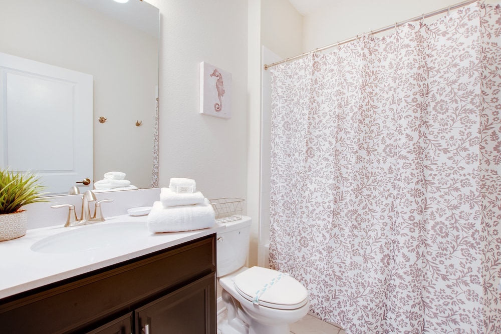 Champions Gate Resort 6 Bdrm Home - photo 40