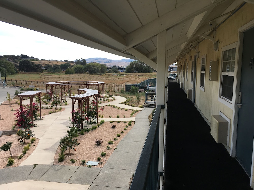 Travelodge by Wyndham Fairfield Napa Valley - photo 22