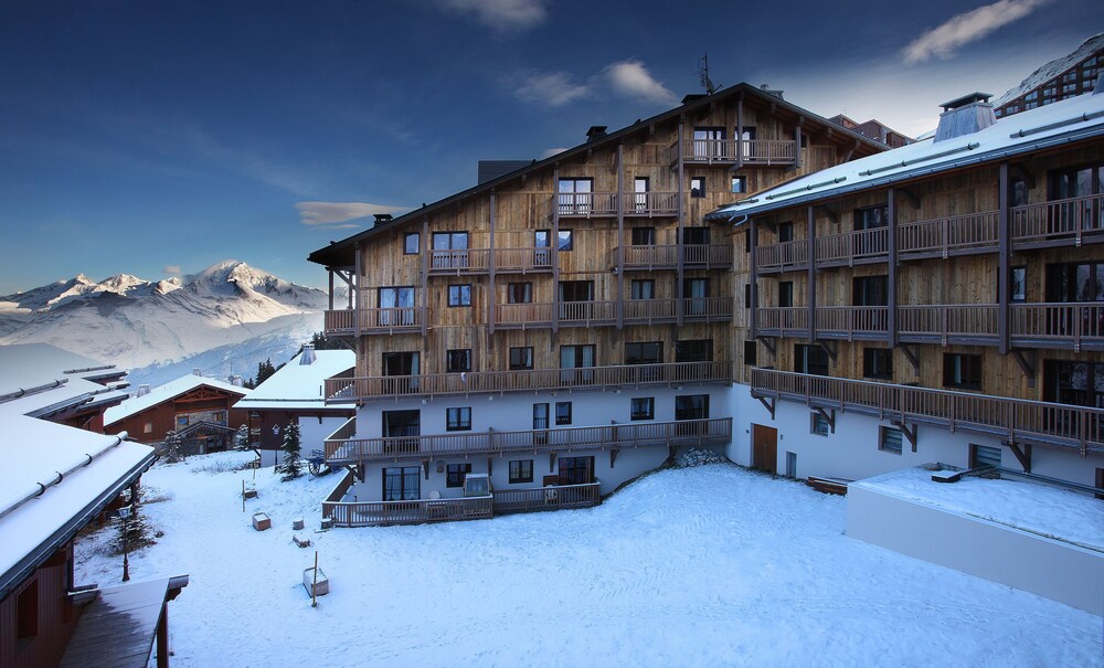 Chalet des Neiges Arolles — 4-Star Luxury Hotel in Bourg-Saint-Maurice, France