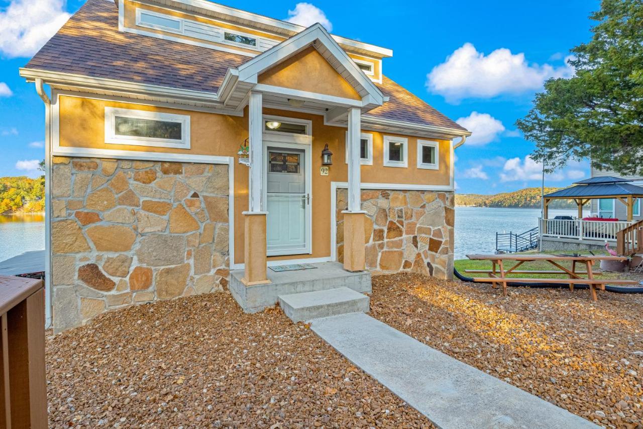 Amber Waters Hideaway — hotel in Camdenton