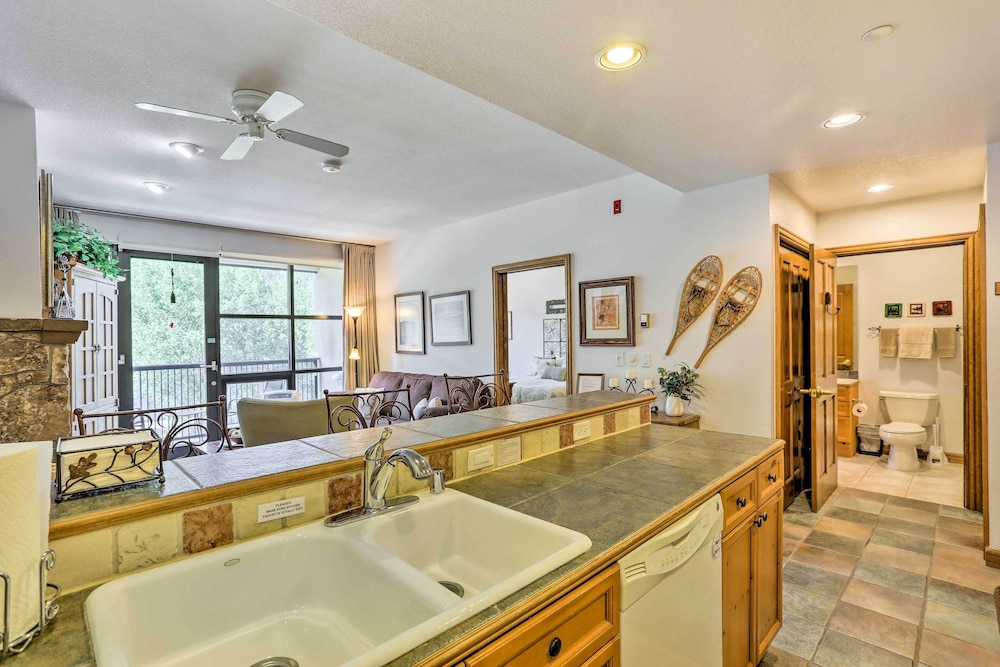 Lavish Escape 3 Mi from Beaver Creek Resort - photo 8