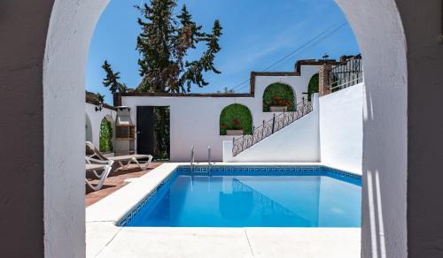 La Piriposa — 4-Star Luxury Hotel in Chilches, Spain
