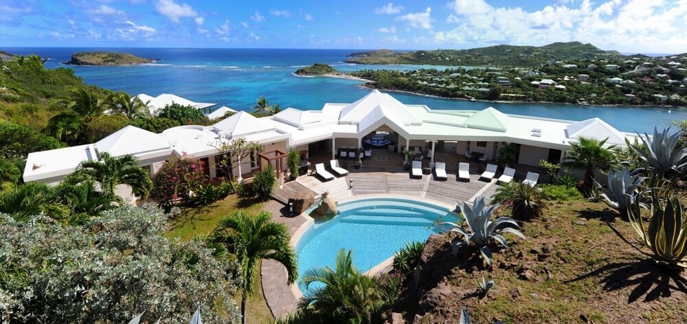 Villa Arrowmarine — 5-Star Luxury Hotel in Saint-Barthelemy-De-Vals, Saint Barthelemy
